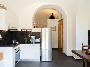 Oven, dishwasher, toaster, freezer - Nice apartment for 10 guests with WIFI, TV, terrace, pets allowed and panoramic view (Dolcedo)