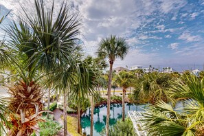Property grounds - Adorable 3rd-floor cabana w/ gorgeous view from balcony, pool and hot tub access (Santa Rosa Beach)