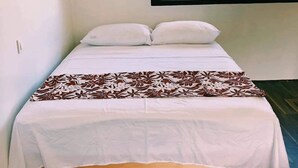 Habitación (Chalet) | Cortinas blackout, tabla de planchar con plancha y wifi gratis