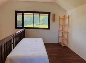 Chalet | Individually decorated, blackout drapes, iron/ironing board, free WiFi - Papara Mountain Side Lodge (Papara)