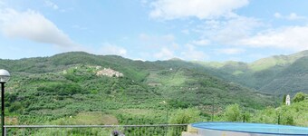 Nice apartment for 24 guests with private pool, TV, patio, pets allowed and panoramic view