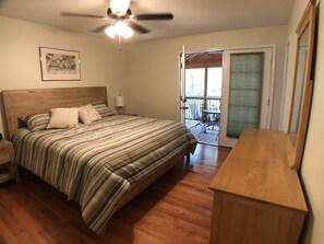 3 bedrooms, iron/ironing board, WiFi, bed sheets - Make memories at the lake! (Lavonia)