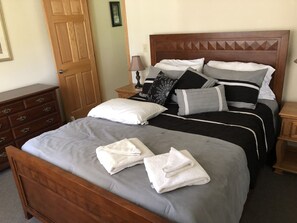 3 chambres, bureau, fer et planche à repasser, Wi-Fi gratuit