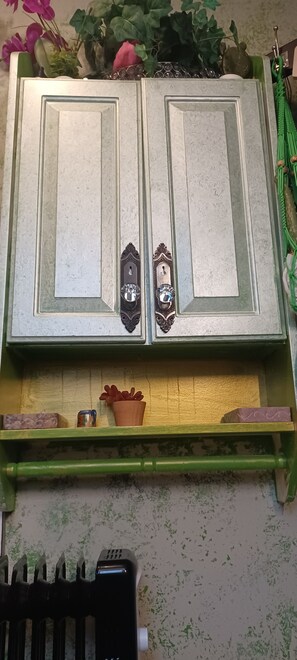 1 室のベッドルーム、アイロン / アイロン台、WiFi (無料)、ベッドシーツ