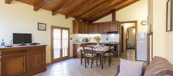 Apartment i Vendone med 1 soverom som kan romme 4