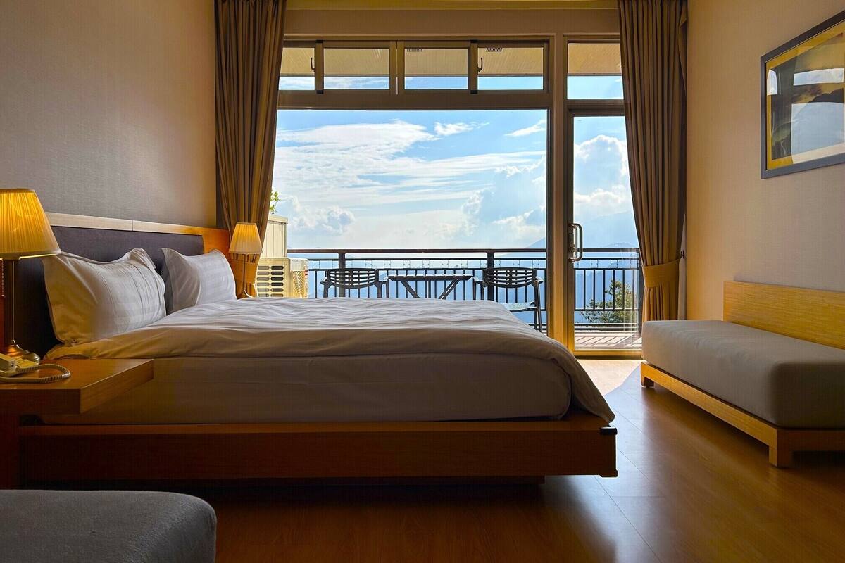 Design Double Room (705)