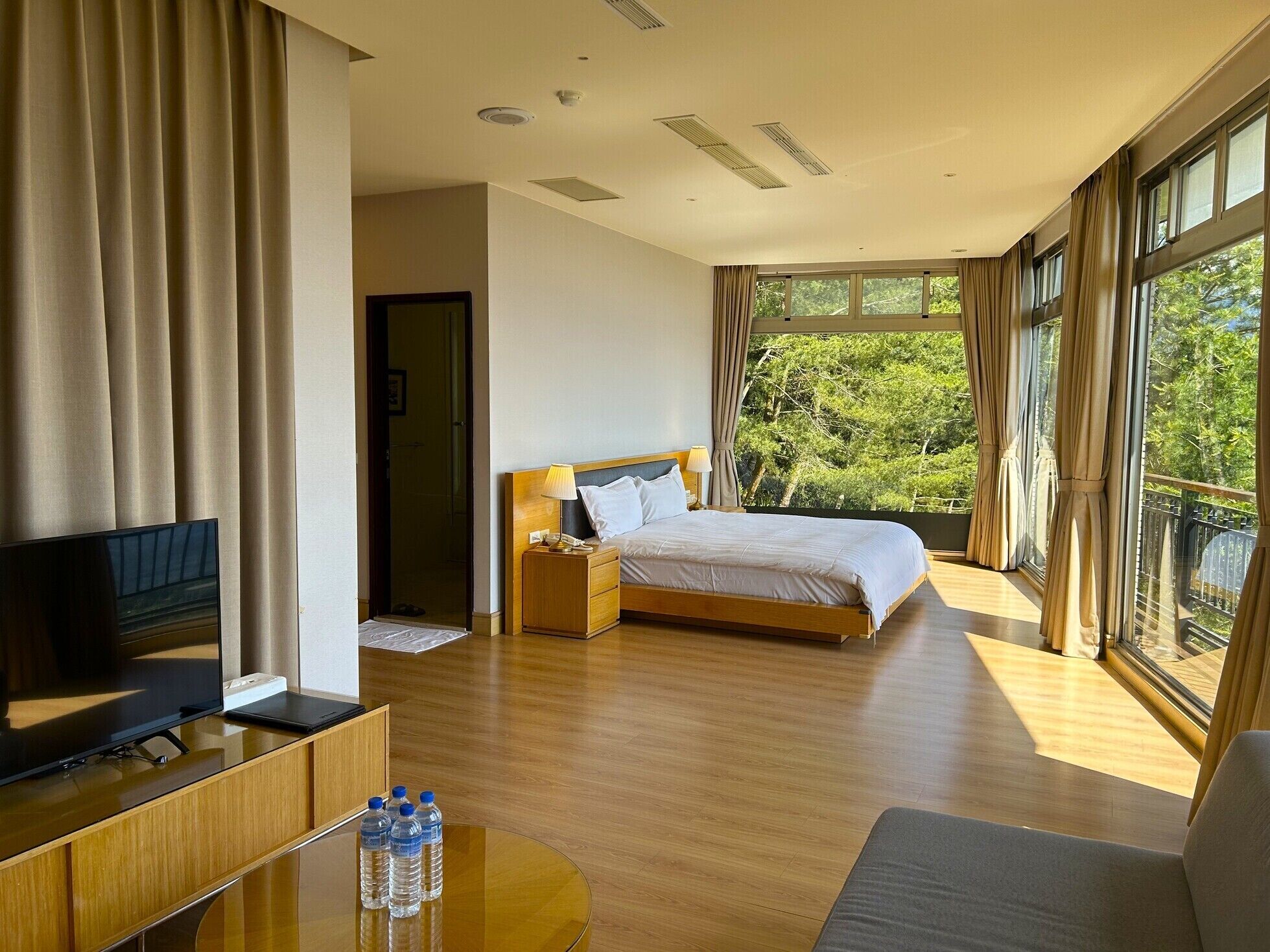 premium room (703) | down duvets, blackout curtains, free wifi, bed sheets