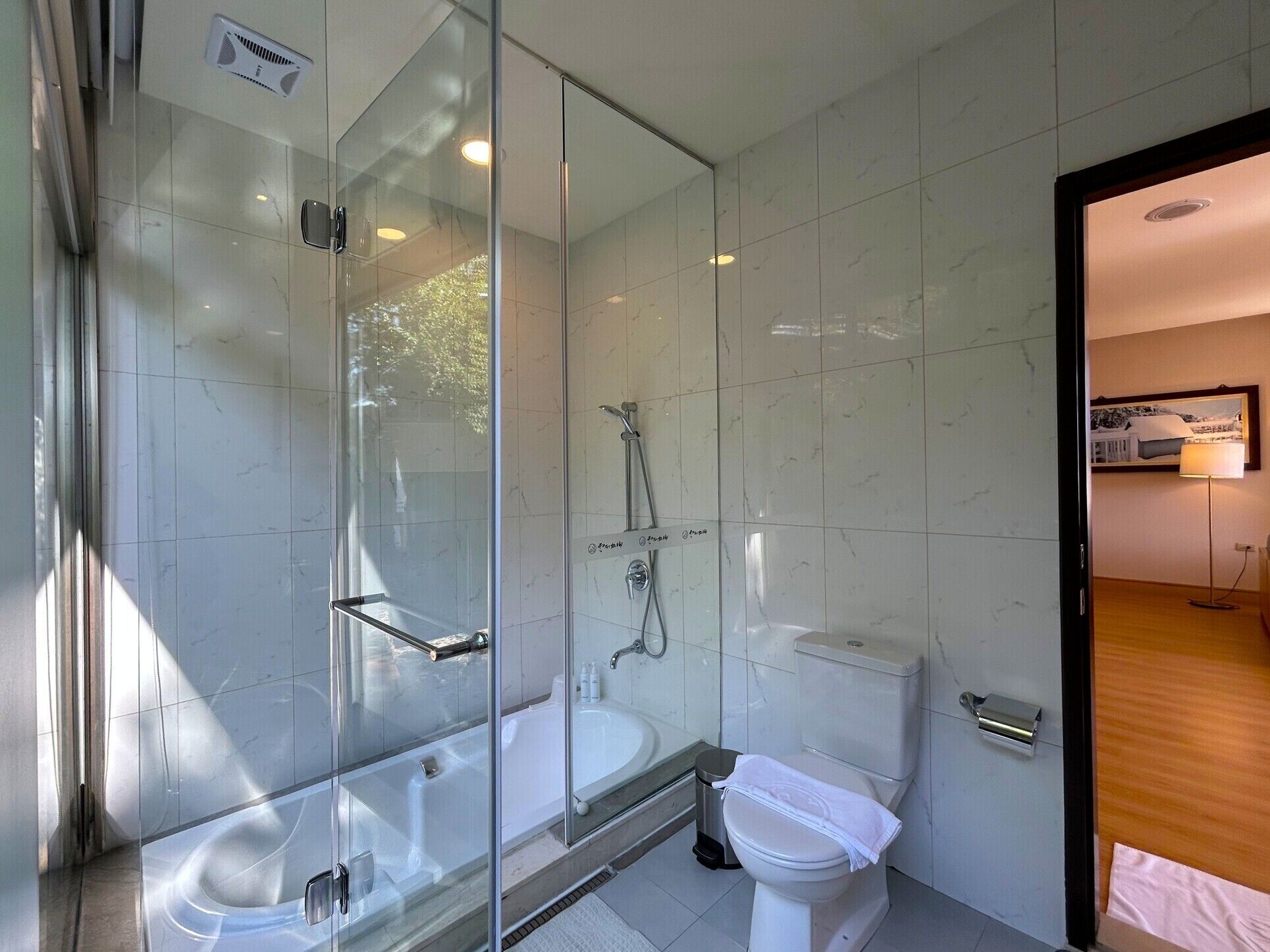 gallery double room (603) | down duvets, blackout curtains, free wifi, bed sheets