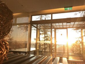 Lobby sitting area - Cloudshometown (Ren'ai)