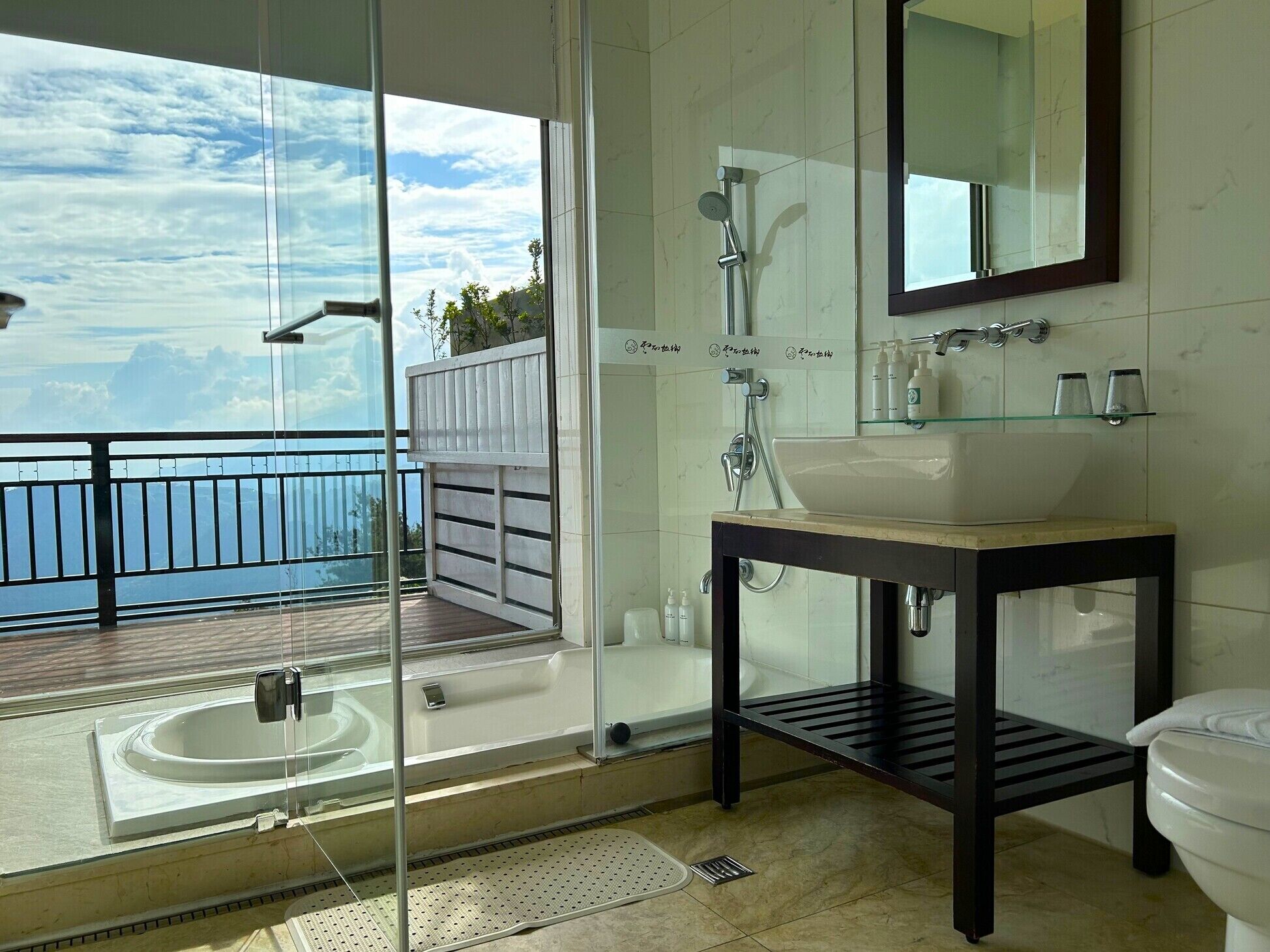 design double room (705) | down duvets, blackout curtains, free wifi, bed sheets