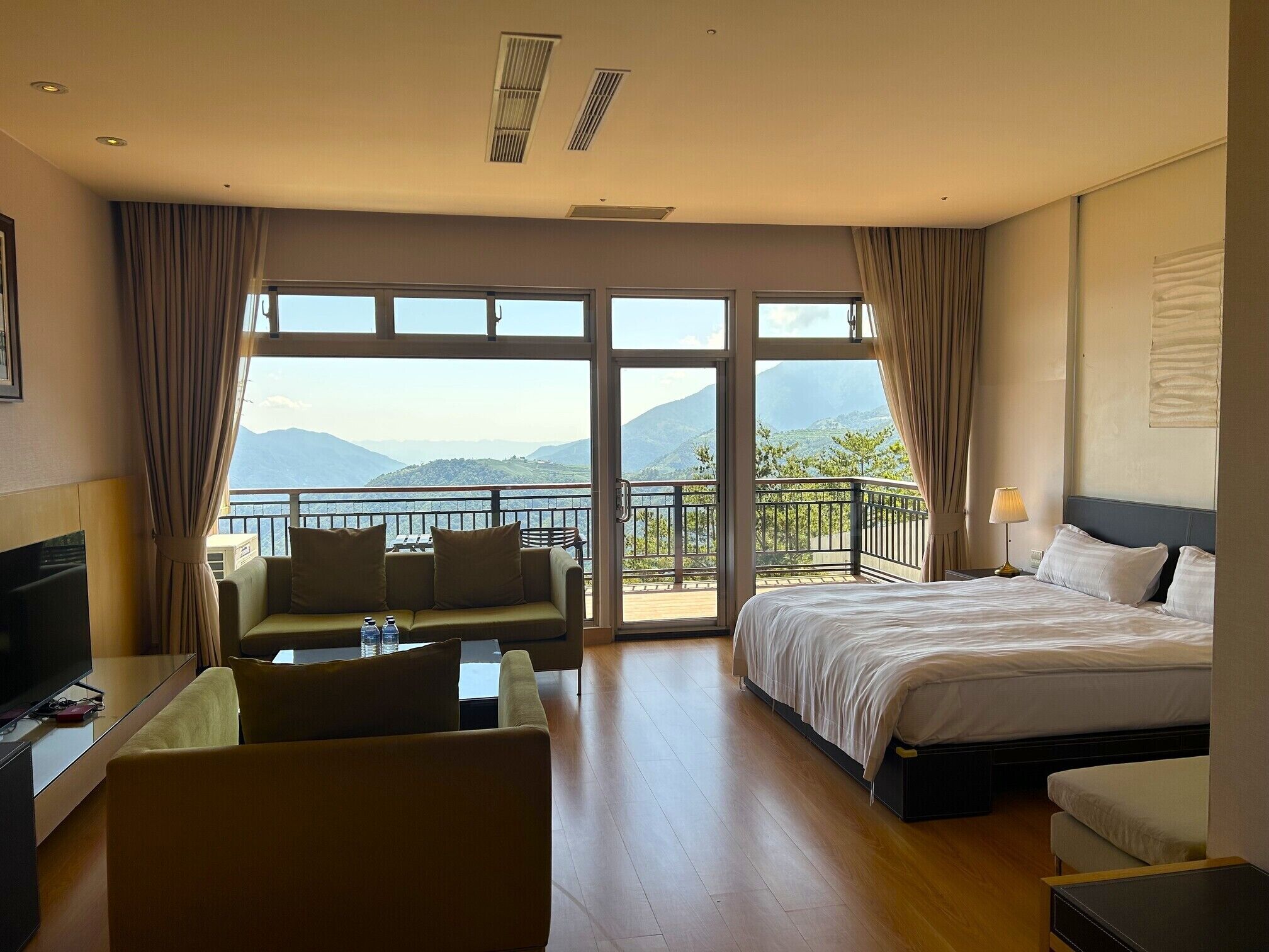 design double room (705) | down duvets, blackout curtains, free wifi, bed sheets