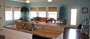 Shore Fun! 3/2 Beachhouse, Holiday Beach Subdivision, Close to Everything!