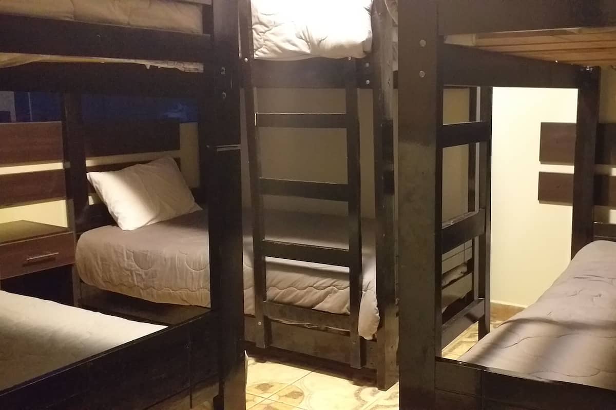 Dormitorio compartido básico | Wifi gratis