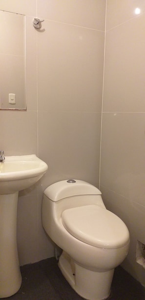 Deep soaking bathtub - hostel el mirador del inka (Machu Picchu)