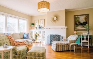 TV, fireplace, books, offices