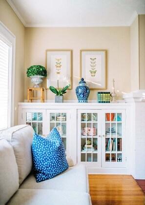 TV, fireplace, books, offices