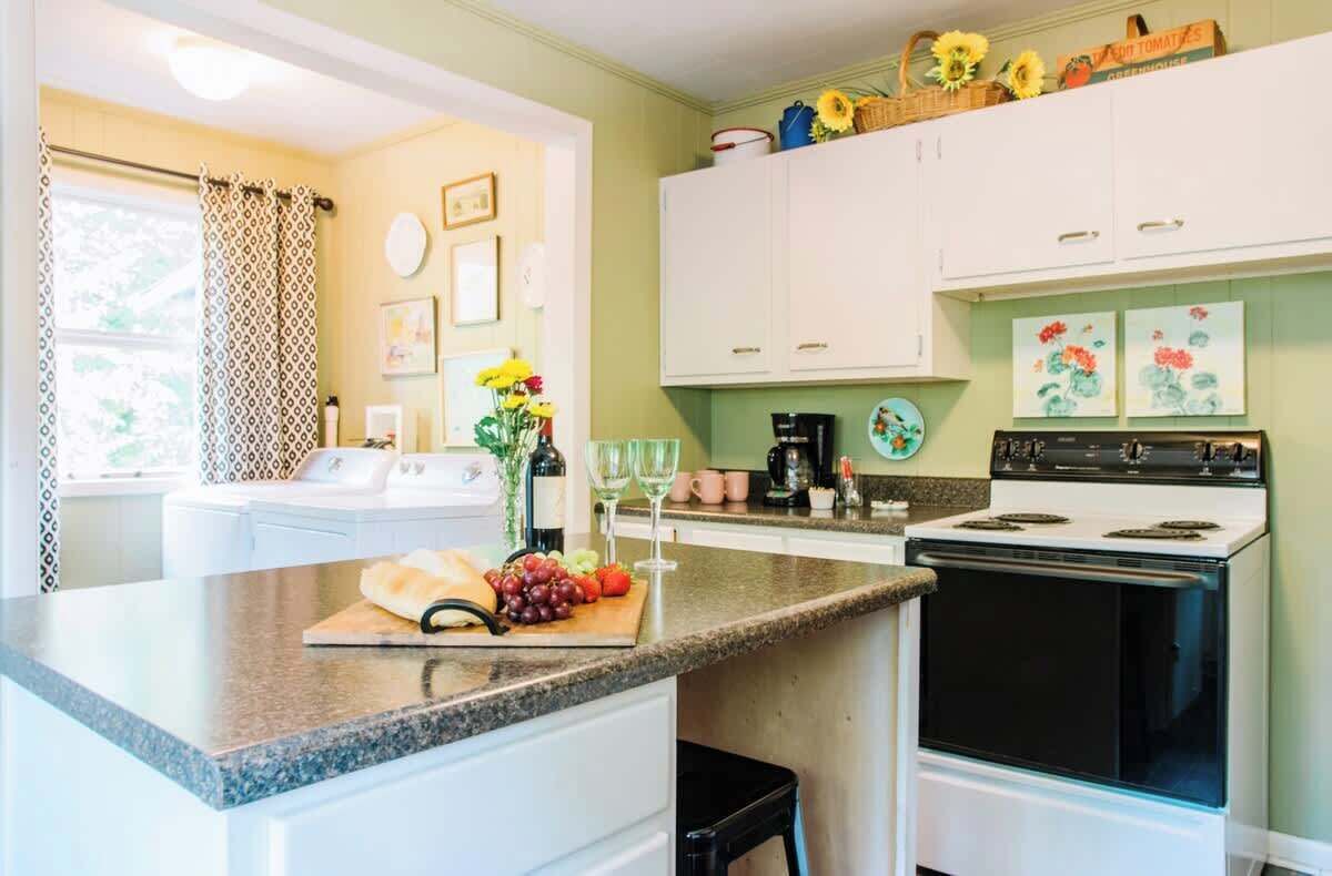 雪櫃、微波爐、焗爐、爐具