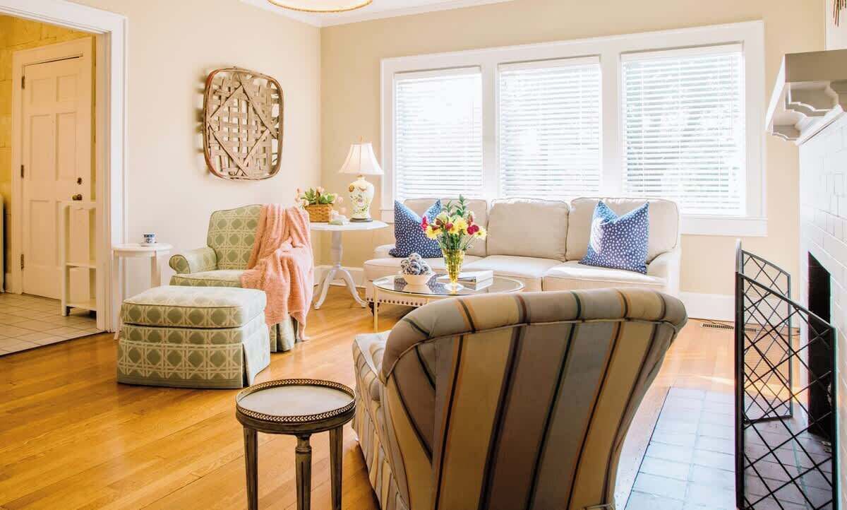 TV, fireplace, books, offices