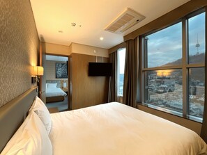 Family Room, Bathtub | Individually furnished, desk, blackout drapes, soundproofing - Mohenic Hotel Seoul Myeongdong (Seoul)