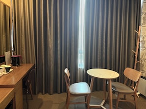 Deluxe Twin Room, Bathtub | Individually furnished, desk, blackout drapes, soundproofing