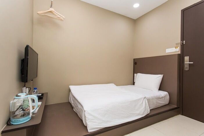 Soundproofing, iron/ironing board, free WiFi, bed sheets