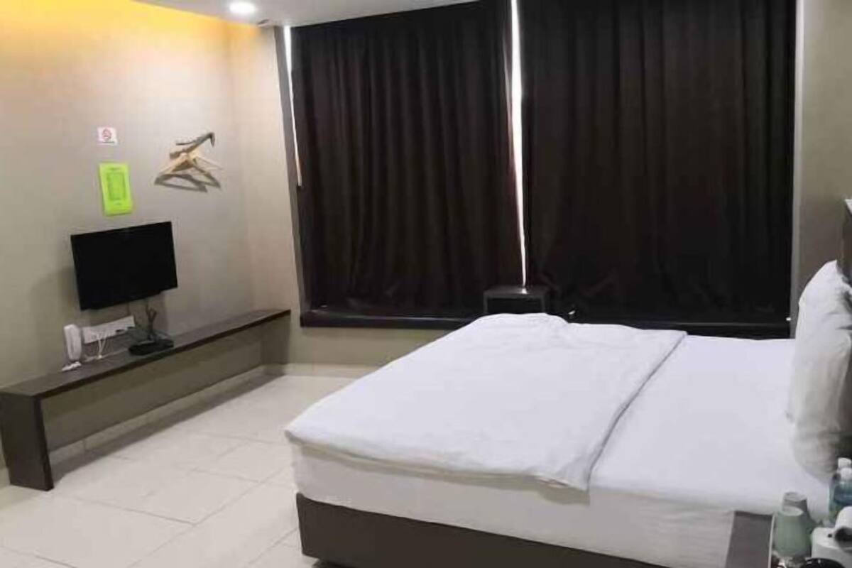 Soundproofing, iron/ironing board, free WiFi, bed sheets