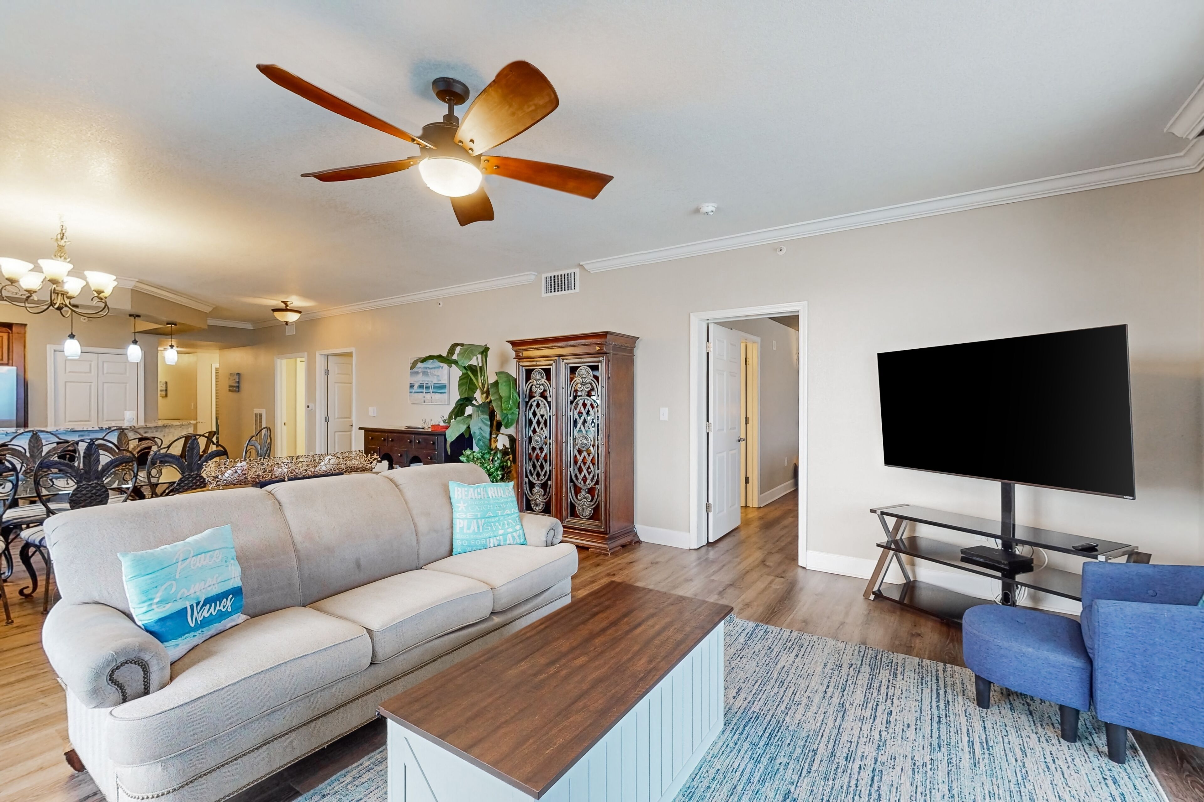 Welcoming tropical condo with Gulf views, lagoon pools, hot tub & sauna