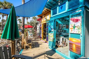 المنطقة المحيطة بالمنشأة