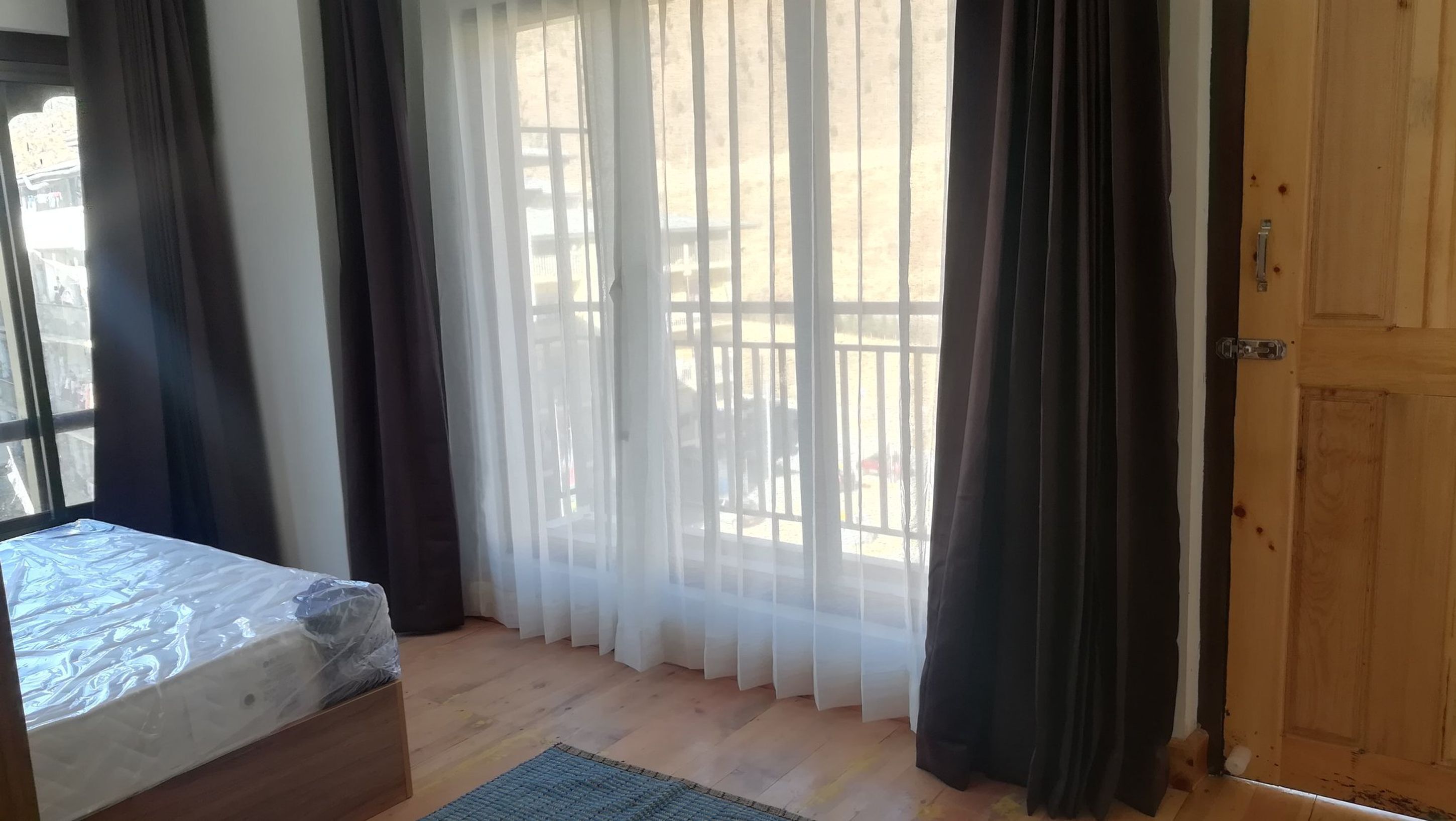 Individuelt innredet og skrivebord for bærbar PC