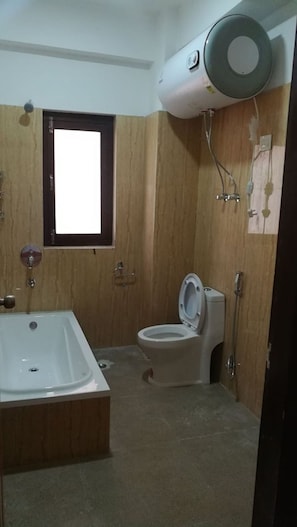 Ducha, cabezal de ducha tipo lluvia, toallas