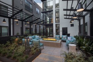 Courtyard - CHIC COLLECTION by NOHOTEL on Juniper (Atlanta)