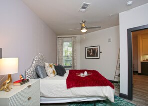 Room - CHIC COLLECTION by NOHOTEL on Juniper (Atlanta)