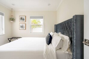 2 bedrooms, desk, iron/ironing board, WiFi