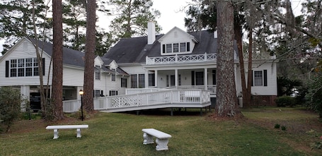 Exterior. The Budd-Pafford House - The Exploration Suite