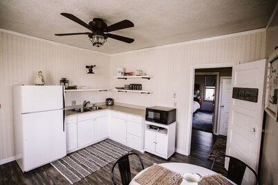 Farmhouse right off of I-5