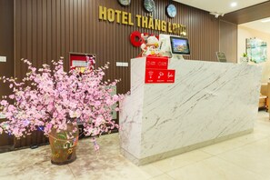 ฝ่ายต้อนรับ