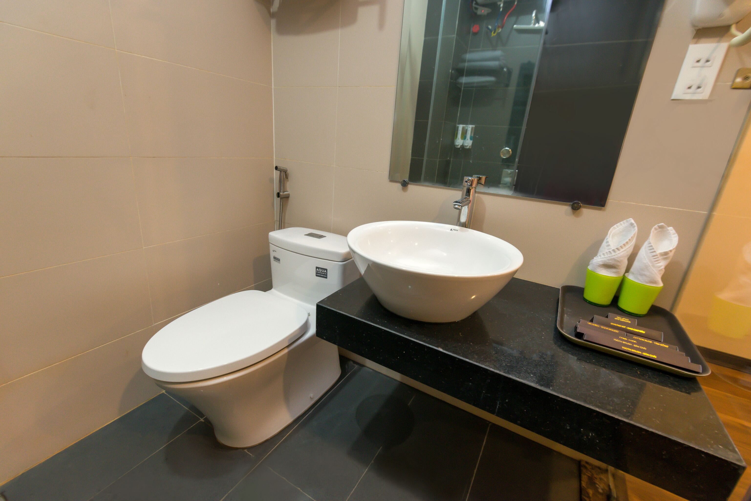 Superior Double Room | Bathroom | Free toiletries, bidet, towels, soap