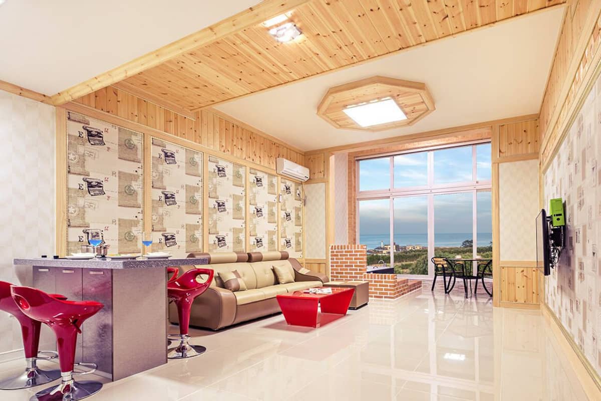Family Room, 1 Bedroom, Jetted Tub (302) | Living area