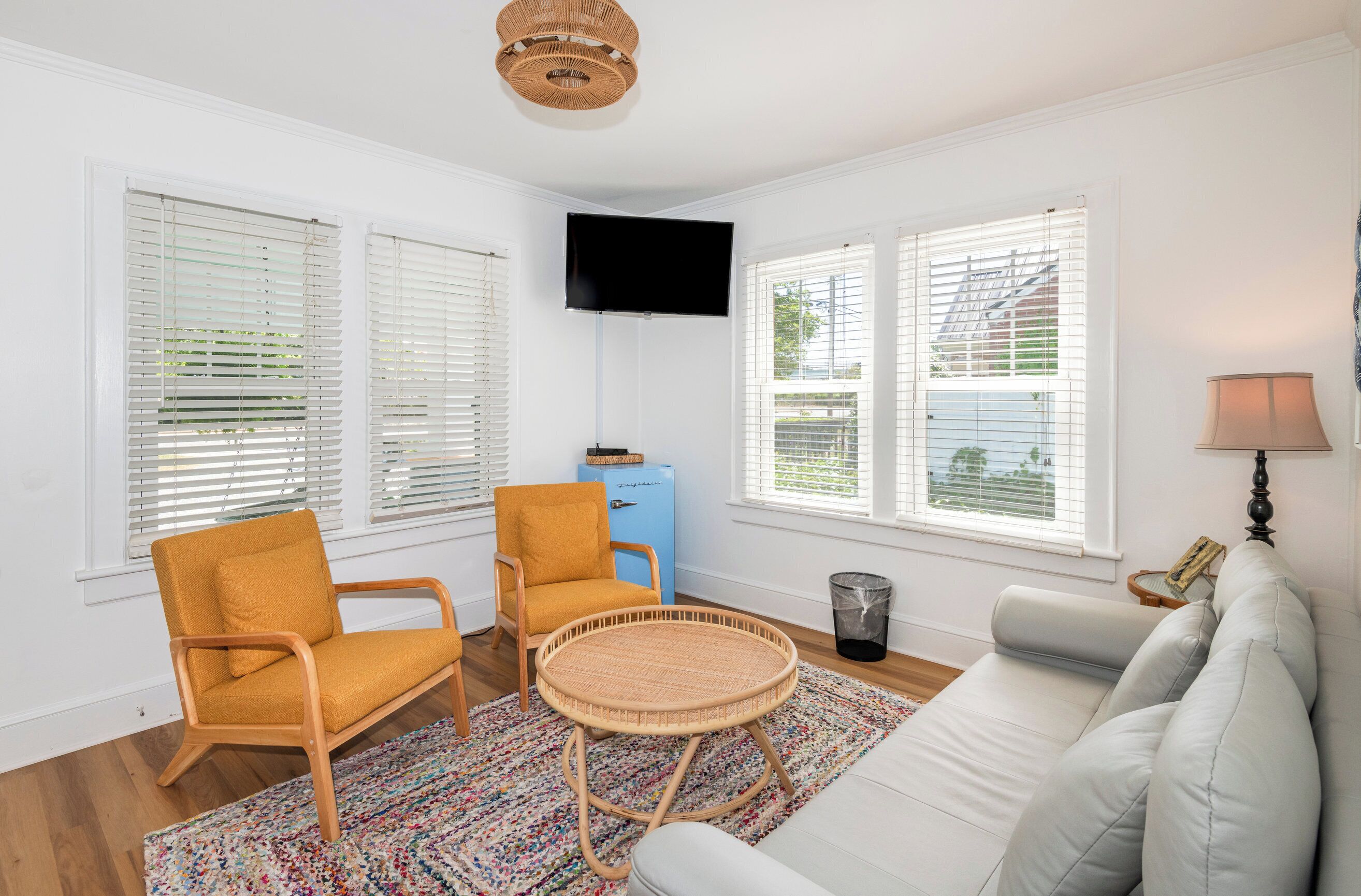 Room 11 - Lost Colony Suite | Living area