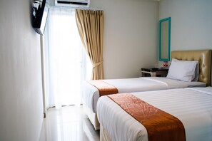 Deluxe Double or Twin Room | Free WiFi - Aruuman Hotel Simpanglima Semarang (Semarang)