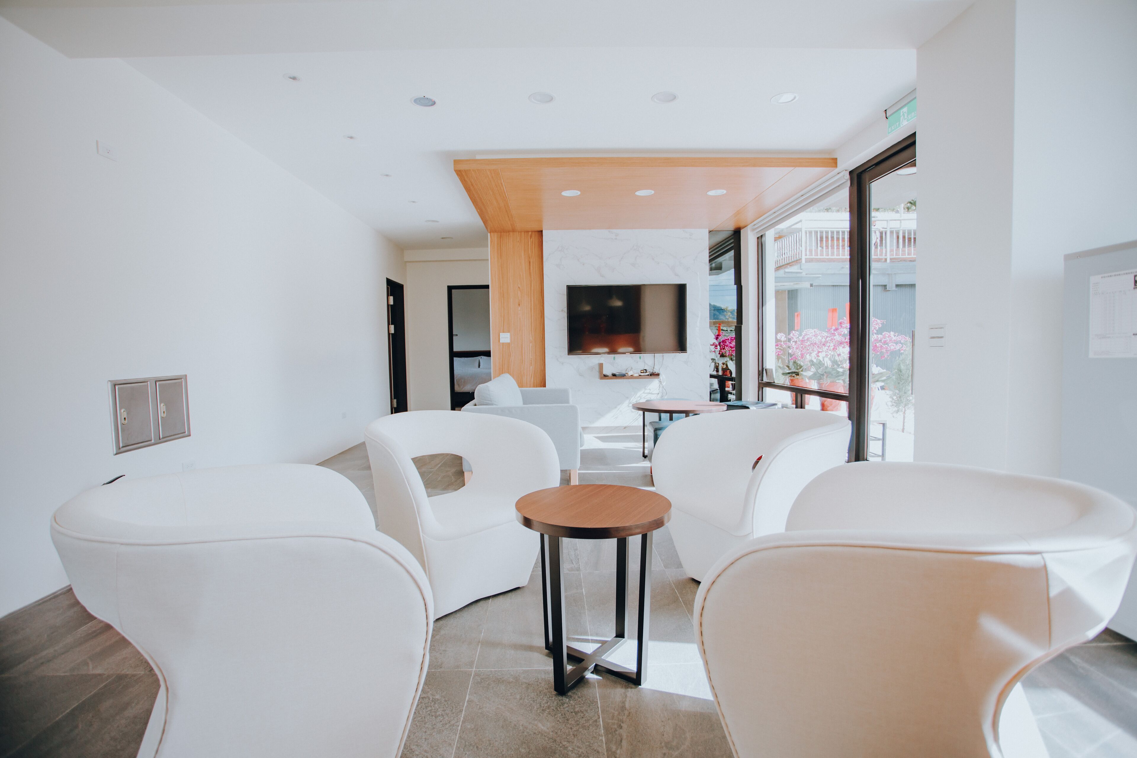 Free daily local cuisine breakfast