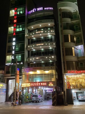 Front of property - Tuyet Nhi Hotel (Ho Chi Minh City)