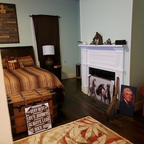 1 habitación, tabla de planchar con plancha, wifi y ropa de cama 