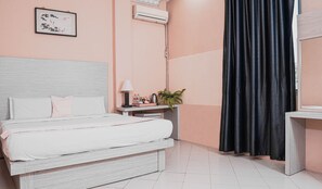 Rollaway beds, free WiFi - Ersha Hotel (Banjarmasin)