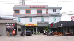 Front of property - Ersha Hotel (Banjarmasin)