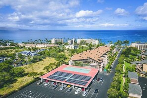 Exterior - Brightly updated ocean view condo w/ shared pool, A/C, WiFi.  Walk to the beach! (Kihei)