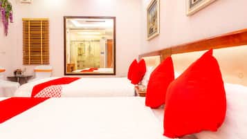 Superior Twin Room | Desk, soundproofing, free WiFi