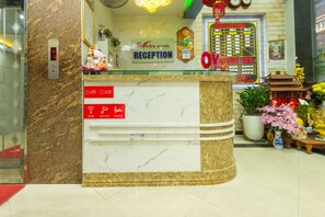 Reception - OYO 887 Star Hotel (Hanoi)