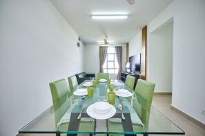 Living area - OYO Home 89748 Classic 3 Br The Arc (Cyberjaya)