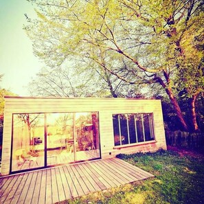 Deluxe-Bungalow, mit Bad, Gartenblick (Boshuis) | Aussenbereich